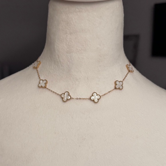 Dainty White Clover Necklace - Picture 2 of 3